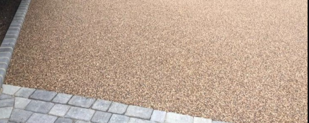 Resin Bound Driveway project by Weathersealed Landscaping Ltd.